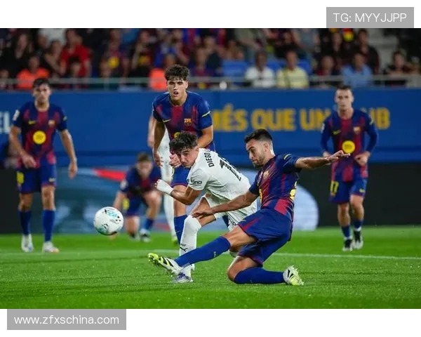 费尔明进球后染红巴萨十人作战仍四比一大胜距西甲榜首仅差两分 费尔明进球后染红巴萨十人作战仍四比一大胜距西甲榜首仅差两分